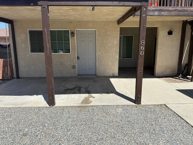 property at 860 Douglas Ct
