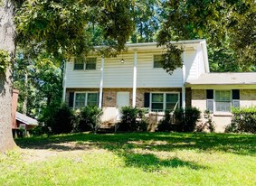 1902 Forney Dr NW in Huntsville, AL - Building Photo