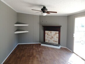 1038 Viking Ct in Manning, SC - Foto de edificio - Building Photo