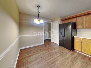 5135 Thorin Oak Cir in Sugar Hill, GA - Building Photo - Building Photo