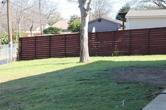9016 Hackney Ln in Dallas, TX - Building Photo - Building Photo