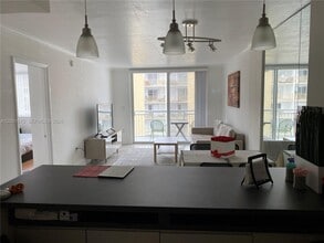 1345 Lincoln Rd, Unit 704 in Miami Beach, FL - Building Photo - Building Photo