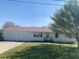 915 Jonathan in Jonesboro, AR - Building Photo