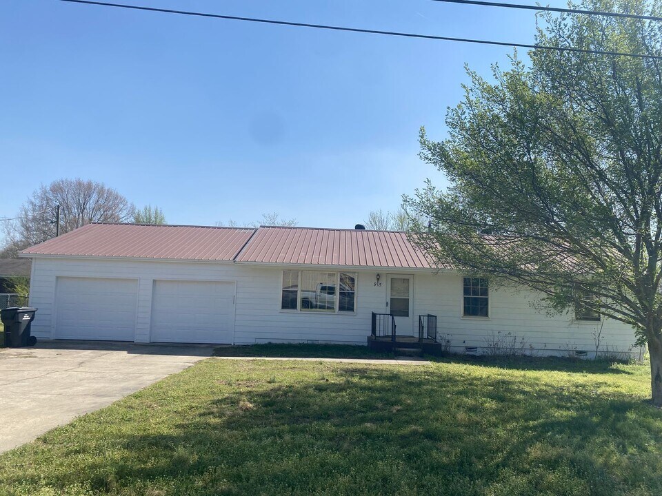 915 Jonathan in Jonesboro, AR - Building Photo