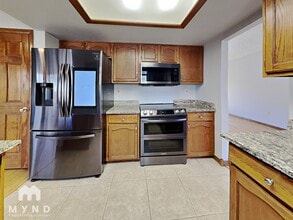 2304 S Gray Dr in Lakewood, CO - Foto de edificio - Building Photo