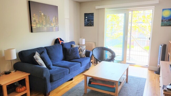 131 Summer St, Unit 22 in Malden, MA - Building Photo - Building Photo