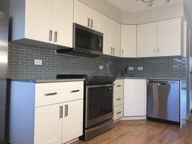 9718 Bianco Ter, Unit 3E in Des Plaines, IL - Building Photo