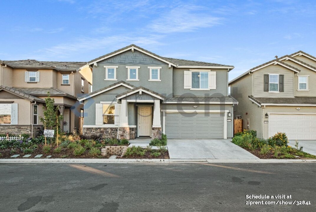 5524 Spg Mountain Ln in Antioch, CA - Foto de edificio