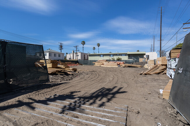 10701 Tabor St in Los Angeles, CA - Building Photo - Building Photo