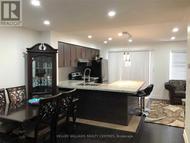 896 Thompson Rd S in Milton, ON - Building Photo - Building Photo