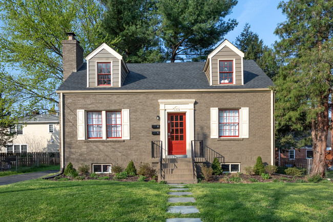 604 N Emerson St in Arlington, VA - Foto de edificio - Building Photo