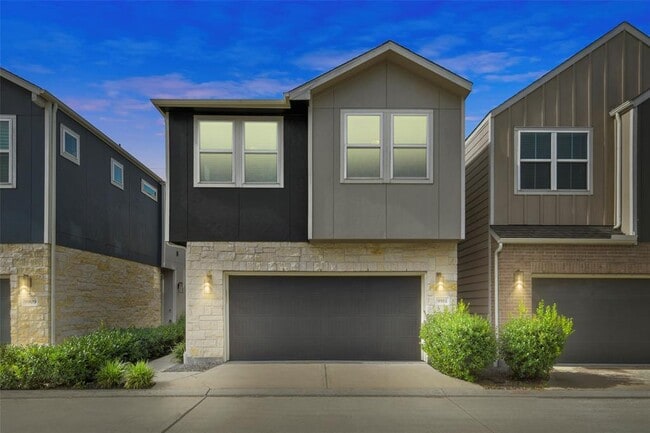 9911 Brickhouse Dr in Houston, TX - Building Photo - Building Photo