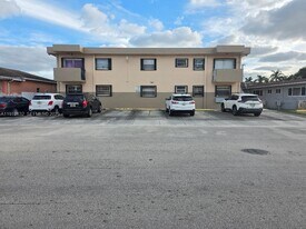 340 W 19th St in Hialeah, FL - Building Photo
