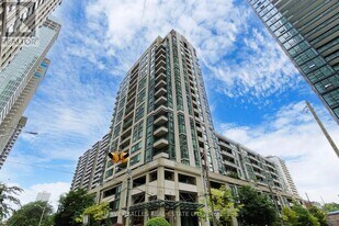 88 Broadway Ave in Toronto, ON - Building Photo
