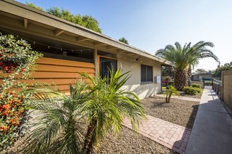 Montecito Apartments in Phoenix, AZ - Building Photo - Building Photo