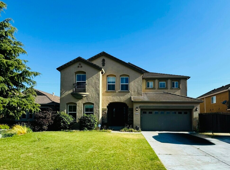 464 Munter Ct in Manteca, CA - Building Photo