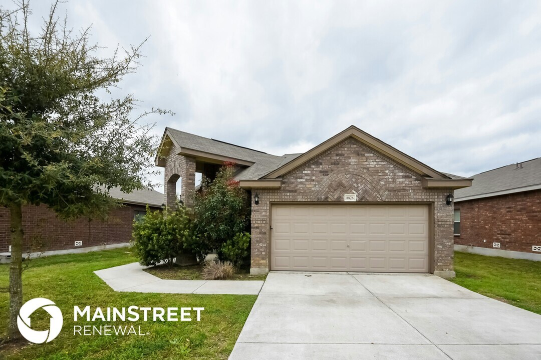 8826 Arabian King in Converse, TX - Building Photo