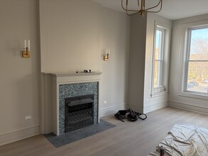 3656 N Fremont St, Unit 2F in Chicago, IL - Building Photo - Building Photo