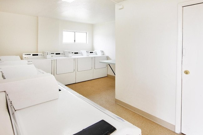 Sugartree Apartments in Las Vegas, NV - Foto de edificio - Building Photo