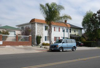 2482 B St in San Diego, CA - Building Photo - Building Photo