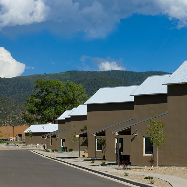 Taos Haus +6 in Taos, NM - Building Photo - Building Photo