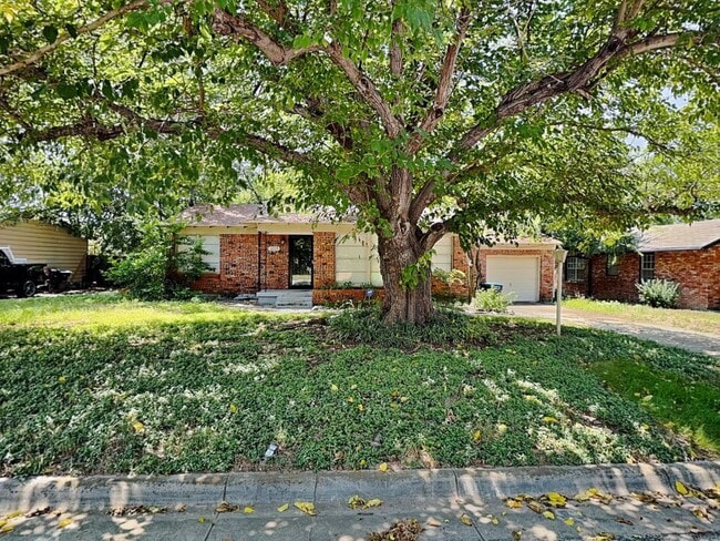 property at 3259 Creston Ave