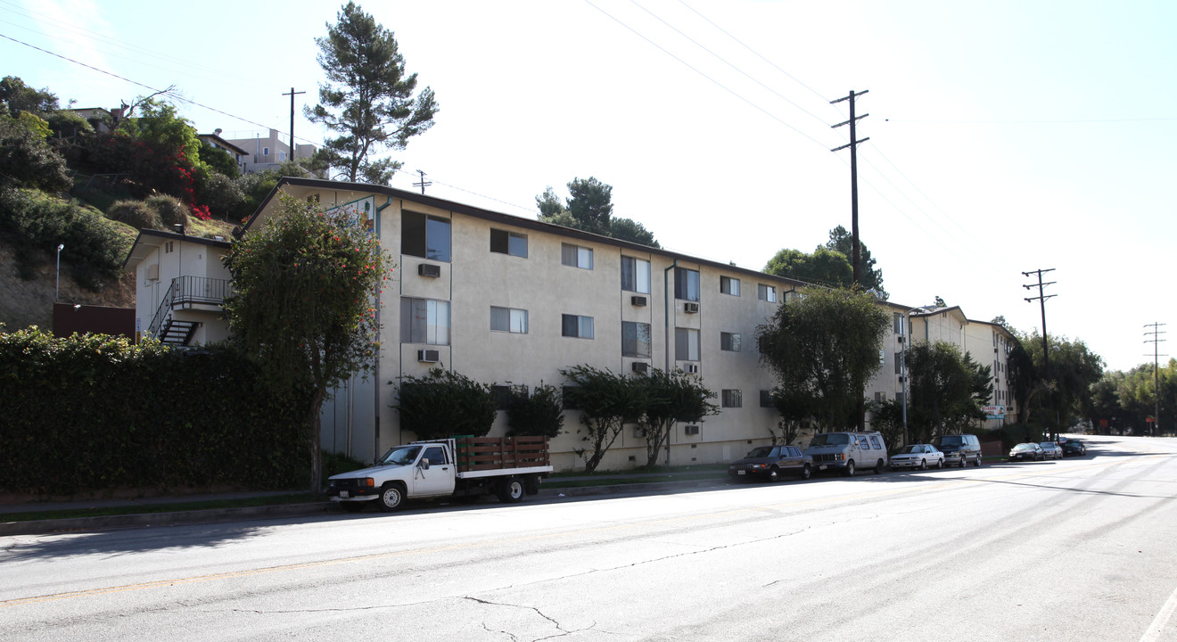 Woodbridge Village Apartments - 1900 N. MA... in Los Angeles, CA - Building Photo