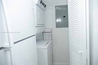 2600 S University Dr, Unit 311 in Davie, FL - Building Photo - Building Photo