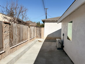 313 E 11th St in Azusa, CA - Foto de edificio - Building Photo