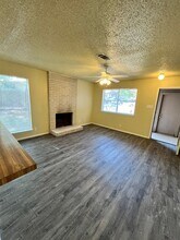 2101 Granberry Dr in Austin, TX - Building Photo - Building Photo