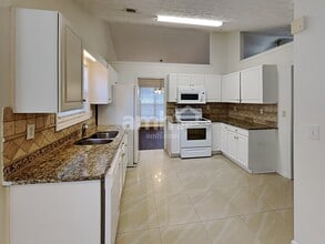 951 Garden Oak Ct in Lawrenceville, GA - Building Photo - Building Photo