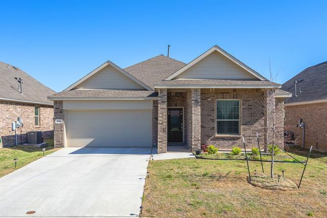 1713 Lake Grove Dr in Oak Point, TX - Building Photo
