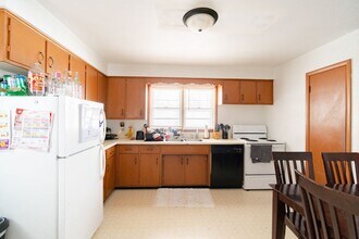 1938 Franklin St in Cedar Falls, IA - Building Photo - Building Photo