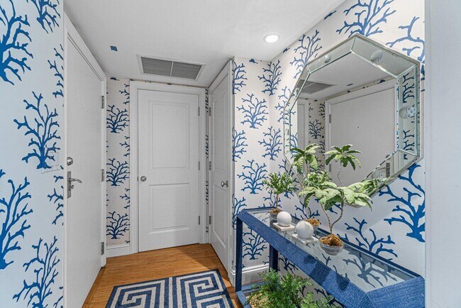 1200 S Flagler Dr in West Palm Beach, FL - Building Photo - Building Photo