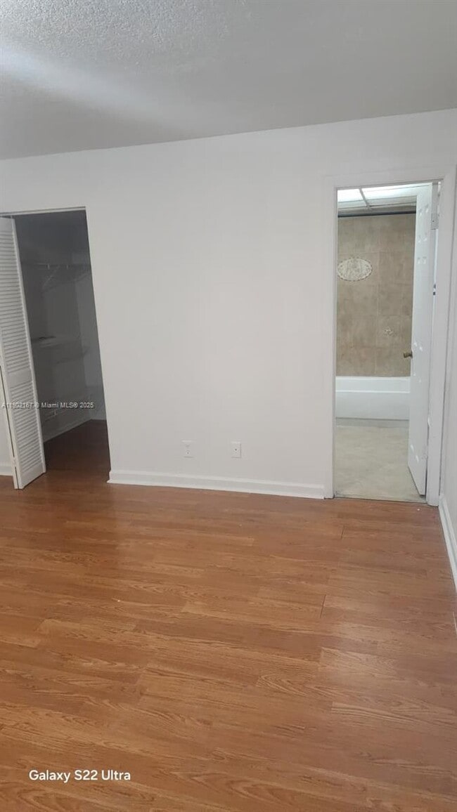 8060 N Colony Cir in Tamarac, FL - Building Photo - Building Photo
