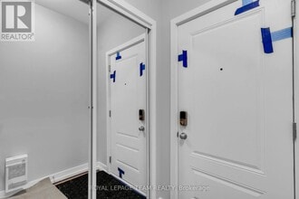 1004 Parnian Private in Ottawa, ON - Building Photo - Building Photo