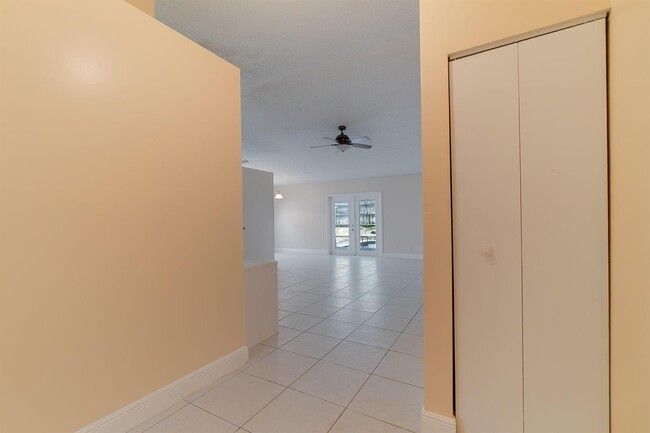 14 Misty Meadow Dr in Boynton Beach, FL - Building Photo - Building Photo