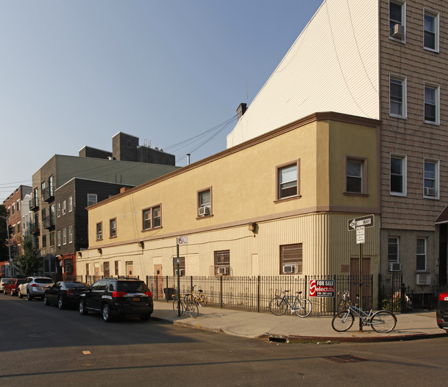 23 B in Brooklyn, NY - Foto de edificio - Building Photo