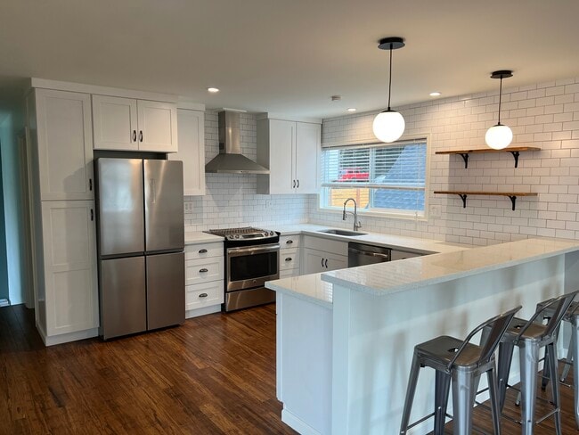 520 Lee St, Unit 520 Lee St