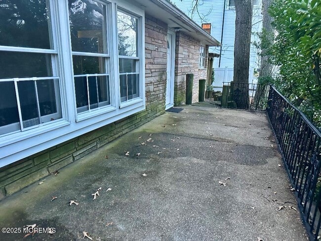 297 Cambourne Dr in Toms River, NJ - Building Photo - Building Photo