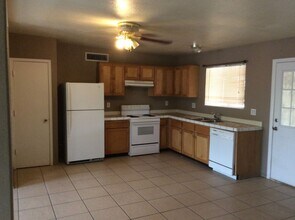 2942 W Camino Bueno in Tucson, AZ - Building Photo - Building Photo
