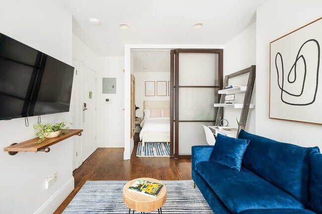69 Clinton St in New York, NY - Building Photo - Building Photo