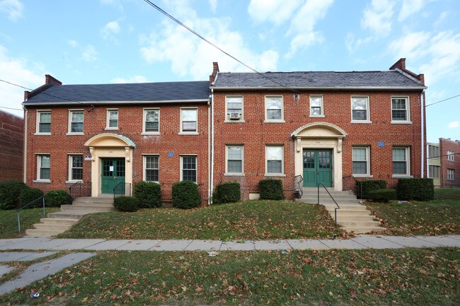2736 Minnesota Ave SE in Washington, DC - Building Photo - Building Photo
