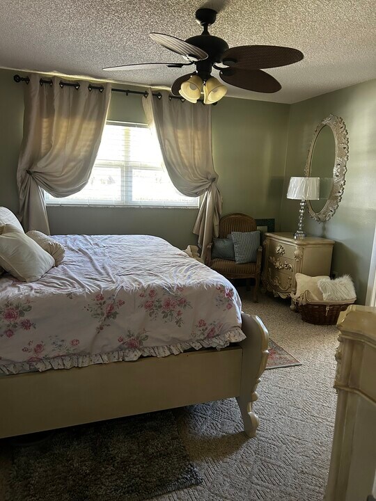 1136 Peach Tree Dr in Lake Placid, FL - Building Photo