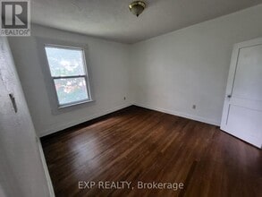 9 Proctor Blvd in Hamilton, ON - Building Photo - Building Photo