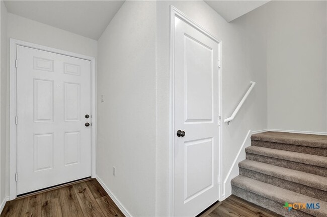 property at 231 Gabbro Gdns