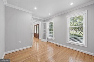 9913 Rosewood Hill Cir in Vienna, VA - Building Photo - Building Photo