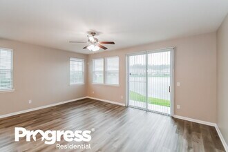 6055 Bartram Village Dr in Jacksonville, FL - Building Photo - Building Photo