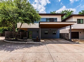 2101 Montopolis Dr in Austin, TX - Building Photo - Building Photo