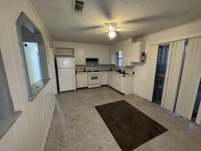 5680 Queen Mary Ln in Jackson, MS - Building Photo - Building Photo